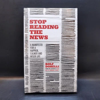 ภาพเล่มจริง Stop Reading the News ภาษาอังกฤษ จาก GetBookie