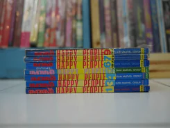Happy People 7 เล่ม (เล่ม 1,3-7,9) รูปที่ 1