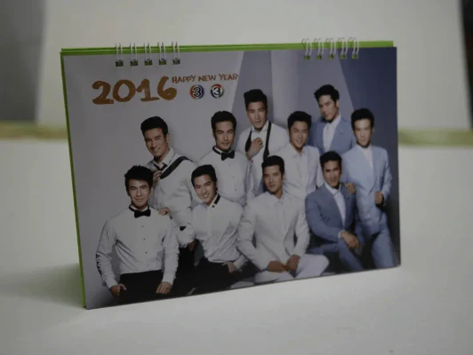 ปฎิทิน ช่อง 3 ปี พ.ศ.2559 แบบตั้งโต๊ะ (มือหนึ่ง) รูปที่ 1