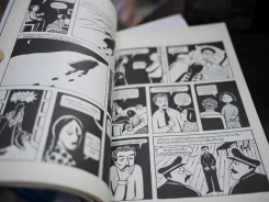 Persepolis แพร์ชโพลิส เล่ม 1-2 รูปที่ 3