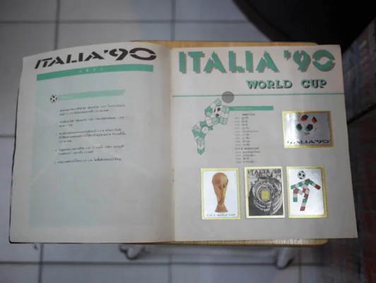 ITALIA'90 World Cup สมุดภาพสะสมสติกเกอร์ฟุตบอลโลก 1990 รูปที่ 3