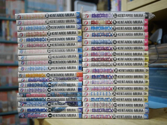 Berserk เล่ม 1-37 รูปที่ 2