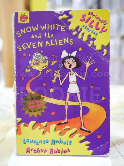 SNOW WHITE and the SEVEN ALIENS รูปที่ 1