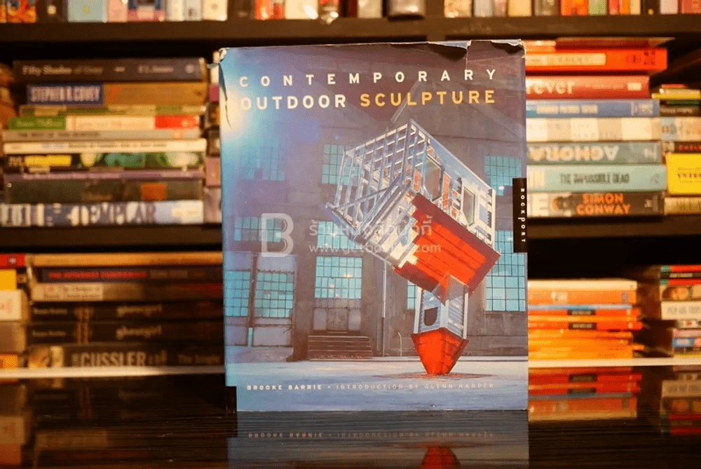 Contemporary Outdoor Sculpture รูปที่ 1