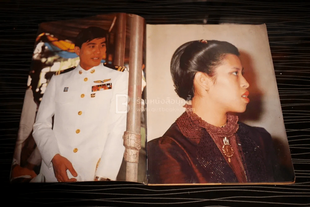 ประมวลพระบรมฉายาลักษณ์ พระราชพิธีภิเษกสมรส สมเด็จพระเจ้าลูกเธอเจ้าฟ้าจุฬาภรณ์วลัยลักษณ์ กับ เรืออากาศโท วีระยุทธ ดิษยะศริน รูปที่ 3