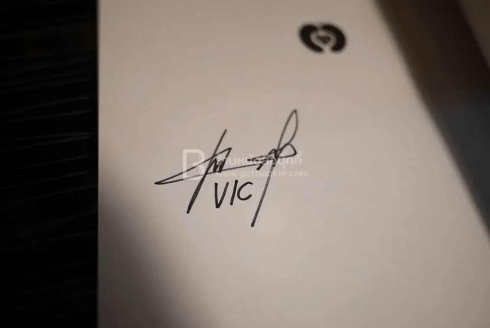 Restart - Forbidden Apple - Picture & Story Piengpiech Sartsasi Vic (มีลายเซ็น) รูปที่ 3