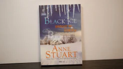 เพชรฌฆาตไร้หัวใจ Black Ice ชุดหัวใจน้ำแข็ง  - เฟิร์น รูปที่ 1