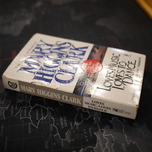 Lovers Music Loves To Dance - Mary Higgins Clark รูปที่ 2