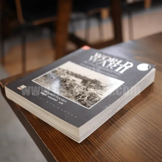 World War II In Photographs บันทึกภาพประวัติศาสตร์ในสงครามโลกครั้งที่ 2 รูปที่ 3