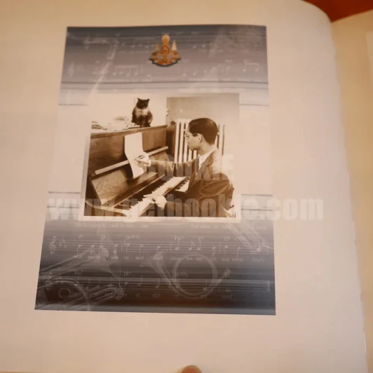 ธ สถิตในดวงใจนิรันดร์ The Musical Compositions Of His Majesty King Bhumibol Adulyadej Of Thailand (พิมพ์ครั้งแรก) รูปที่ 8