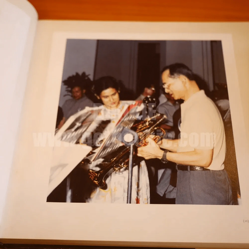 ธ สถิตในดวงใจนิรันดร์ The Musical Compositions Of His Majesty King Bhumibol Adulyadej Of Thailand (พิมพ์ครั้งแรก) รูปที่ 12