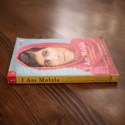 I Am Malala เด็กหญิงที่ลุกขึ้นต่อสู้เพื่อสิทธิแห่งการศึกษาและถูกตาลิบันยิงศีรษะ รูปที่ 2