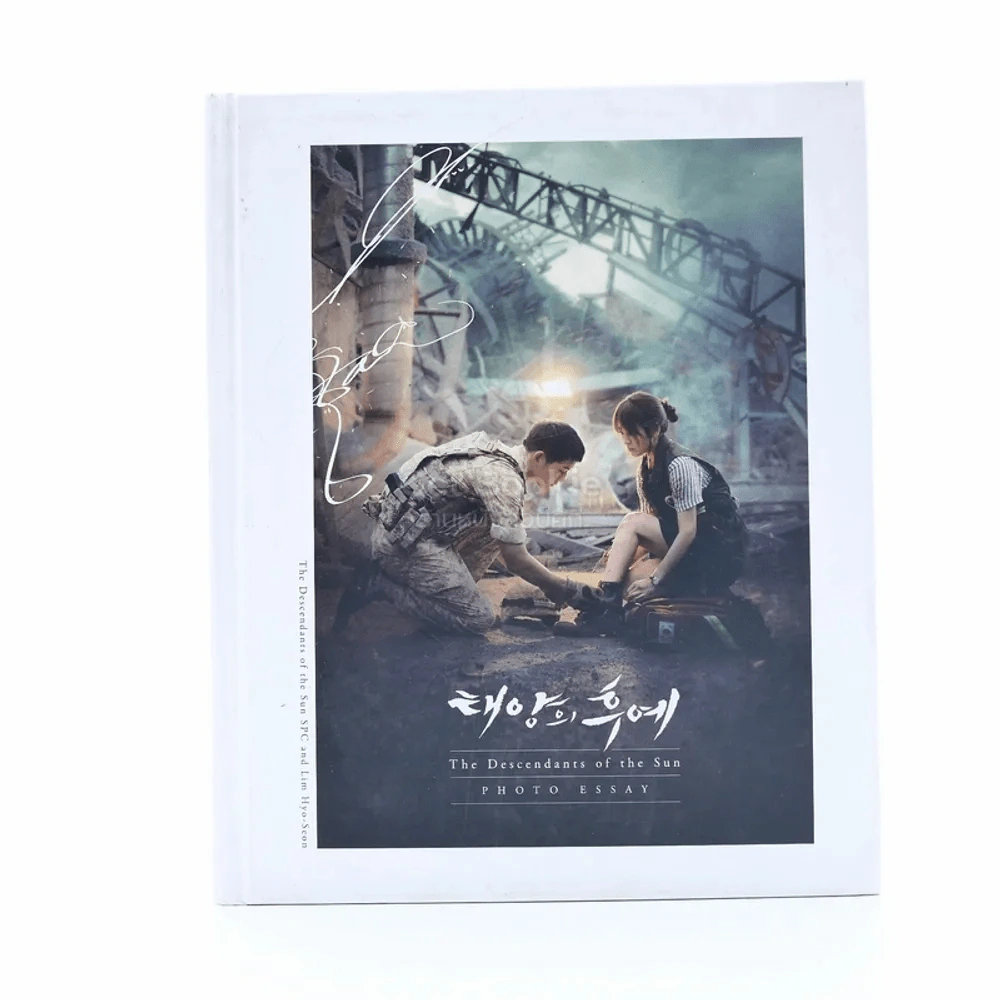 The Descendants Of The Sun Photo Essay (มีลายเซ็น+รูปภาพ+สติ๊กเกอร์) รูปที่ 1