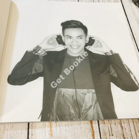 Photobook Ton Thanasit Free My Soul รูปที่ 11