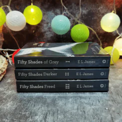 Fifty Shades of Grey ฟิฟตี้ เชดส์ 3 เล่มจบ (ฉบับภาษาอังกฤษ) รูปที่ 2