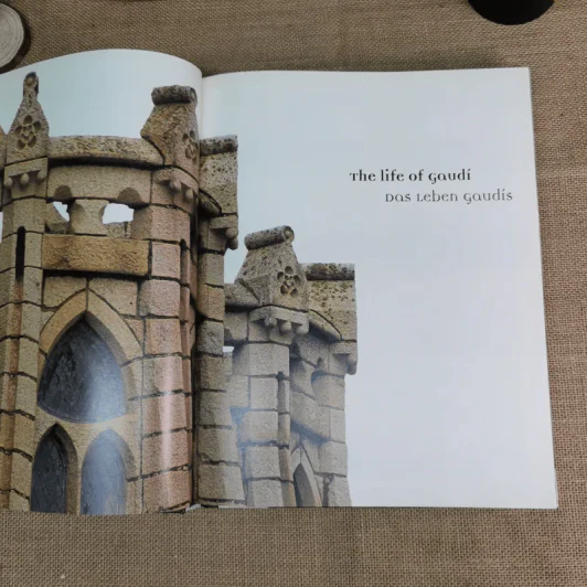 Antoni Gaudi - Cristina Montes Aurora Cuito รูปที่ 11