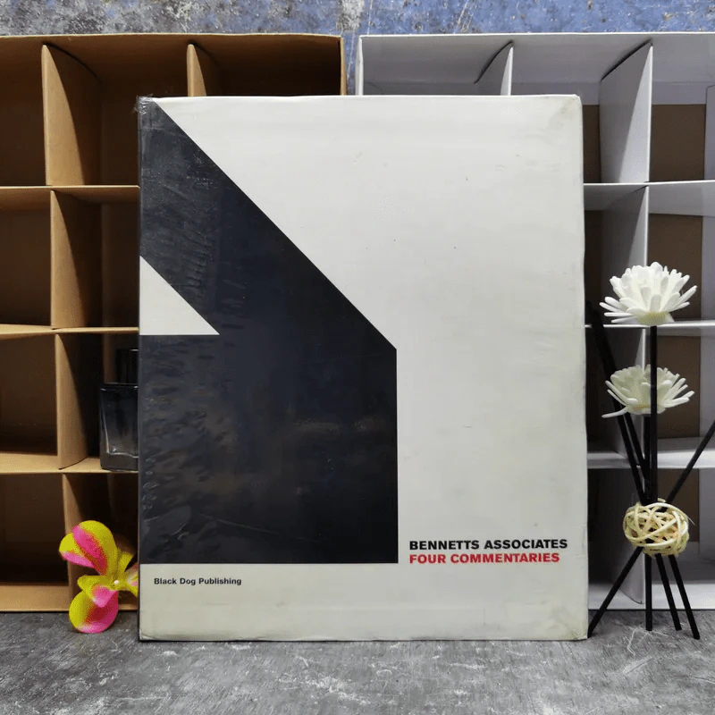 Bennetts Associates Four Commentaries รูปที่ 1