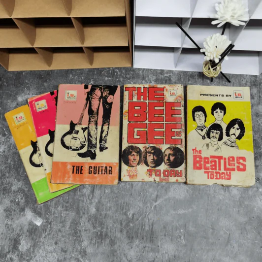 หนังสือเพลงสากลยุคเก่าขายเหมา 5 เล่ม รูปที่ 1