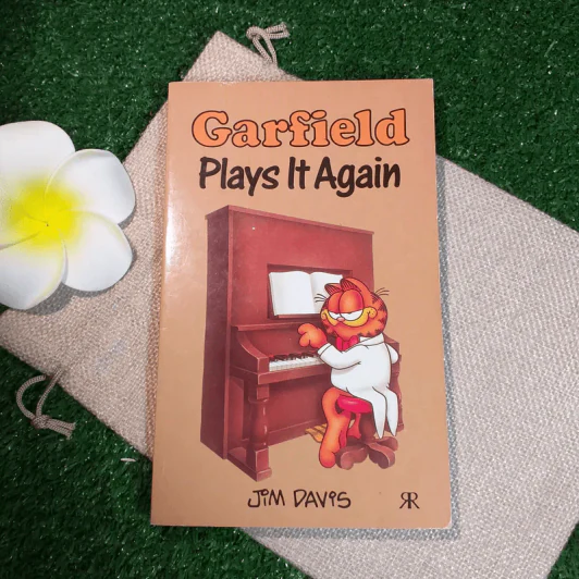 Garfield Plays It Again - Jim Davis รูปที่ 1