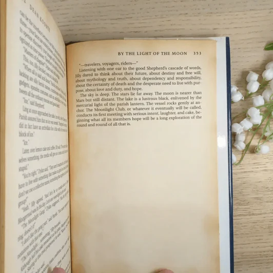 By the light of the moon - Dean Koontz รูปที่ 10