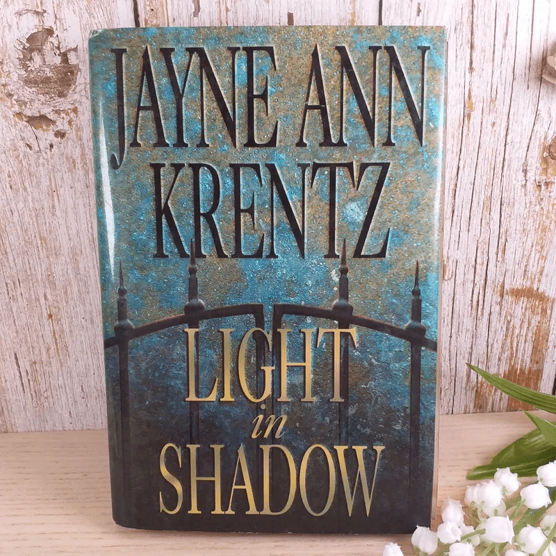 Light in Shadow - Jayne Ann Krentz รูปที่ 1