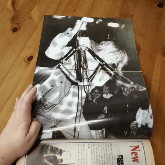 Music Express No.191 10 Years After Nevermind's Nirvana 16th Anniversary รูปที่ 19