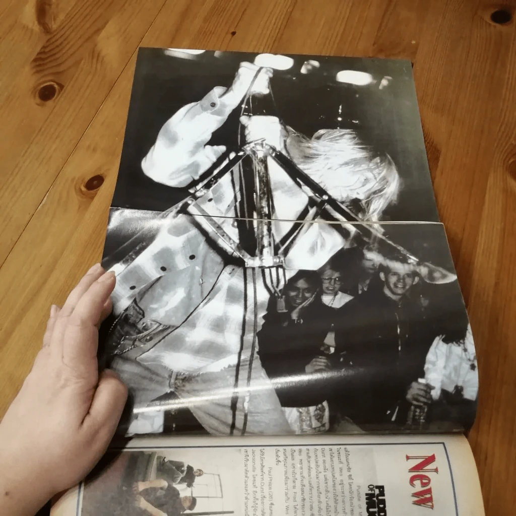 Music Express No.191 10 Years After Nevermind's Nirvana 16th Anniversary รูปที่ 19
