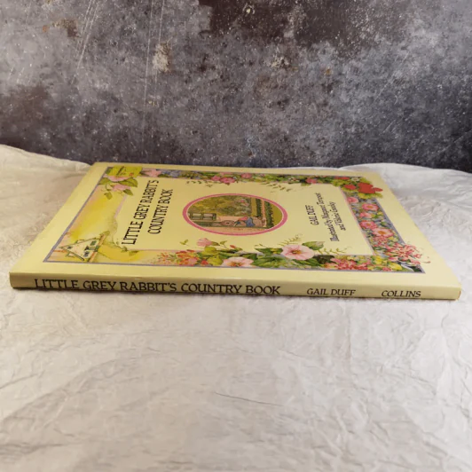 Little Grey Rabbit's Country Book รูปที่ 3