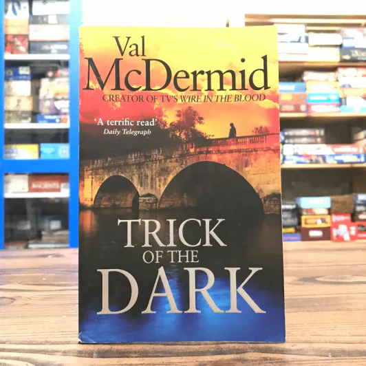 Trick of the Dark - Val McDermid รูปที่ 1