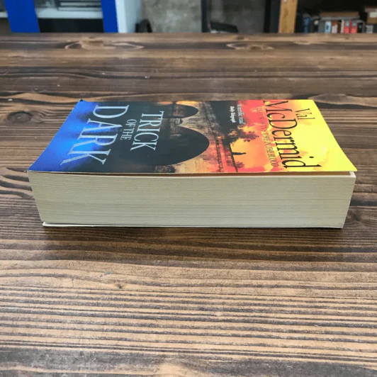 Trick of the Dark - Val McDermid รูปที่ 3