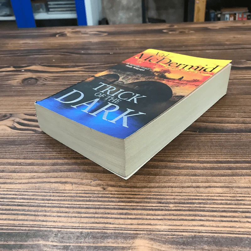Trick of the Dark - Val McDermid รูปที่ 4