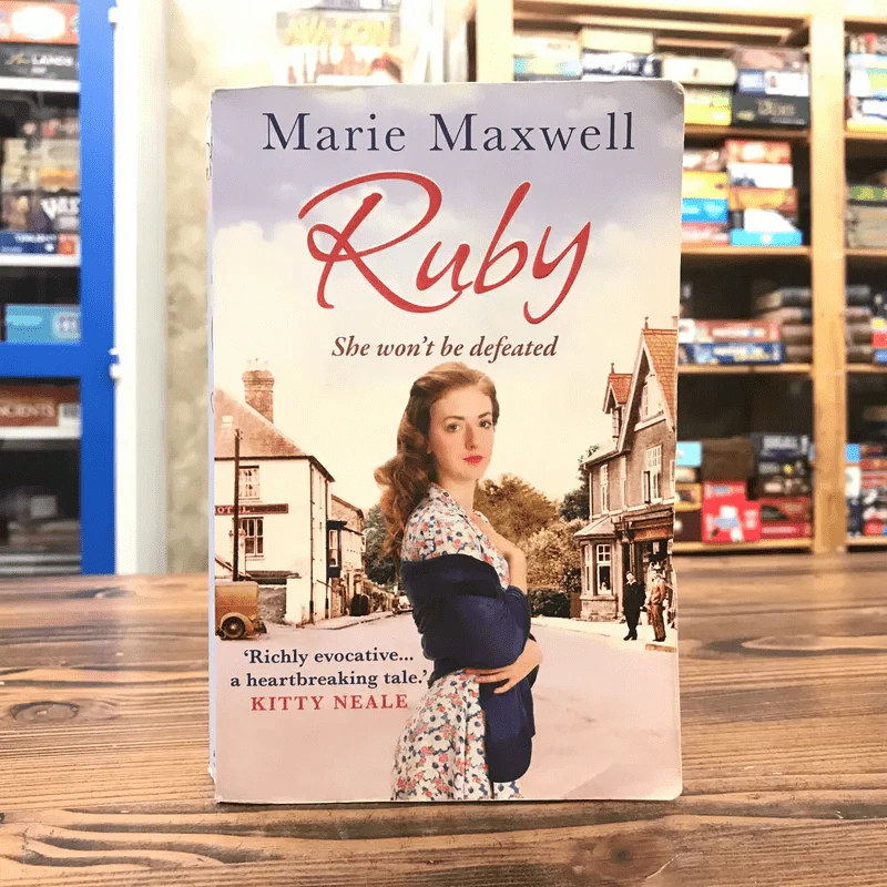 Ruby - Marie Maxwell รูปที่ 1