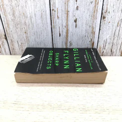 Sharp Objects - Gillian Flynn รูปที่ 3