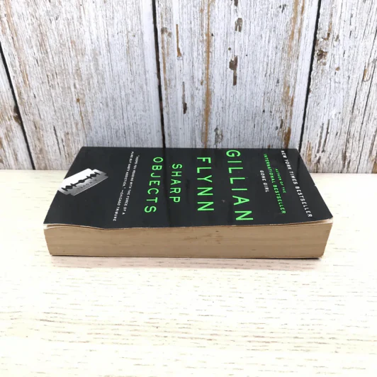 Sharp Objects - Gillian Flynn รูปที่ 3