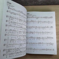 ครูเพลง (ฉบับพิเศษ) เนื่องในวโรกาสมหามงคลเฉลิมพระชนมพรรษา 6 รอบ 5 ธ.ค.2542 รูปที่ 13