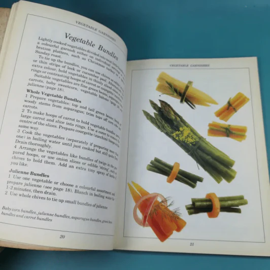 Garnishes - Lyn Rutherford รูปที่ 10