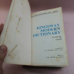 Kingsway Modern Dictionary Illustrated in Colour รูปที่ 7