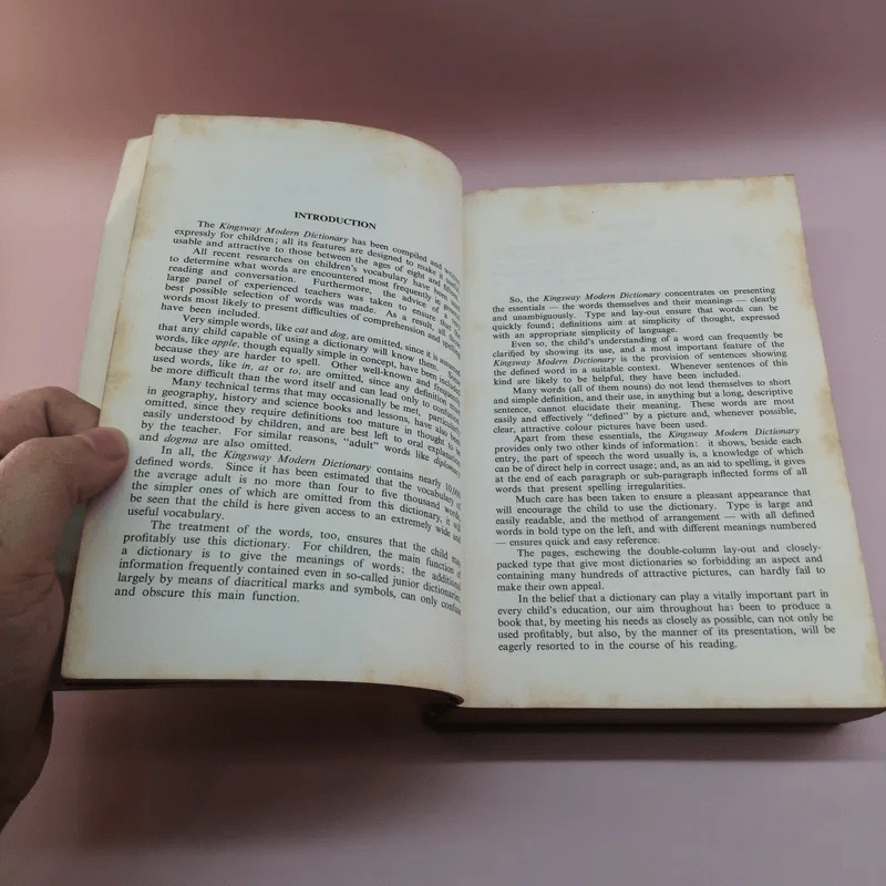 Kingsway Modern Dictionary Illustrated in Colour รูปที่ 9