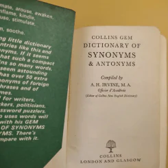 Collins Gem Dictionary of Synonyms & Antonyms รูปที่ 9