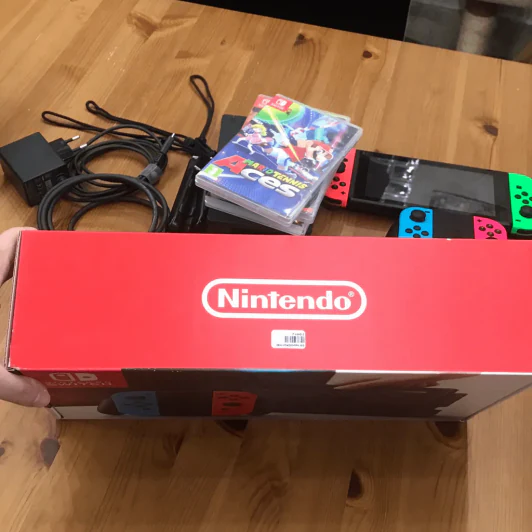 เครื่อง Nintendo Switch + 4 จอย + 3 เกม + กระเป๋า (มือสองเล่นได้ปกติ) รูปที่ 64