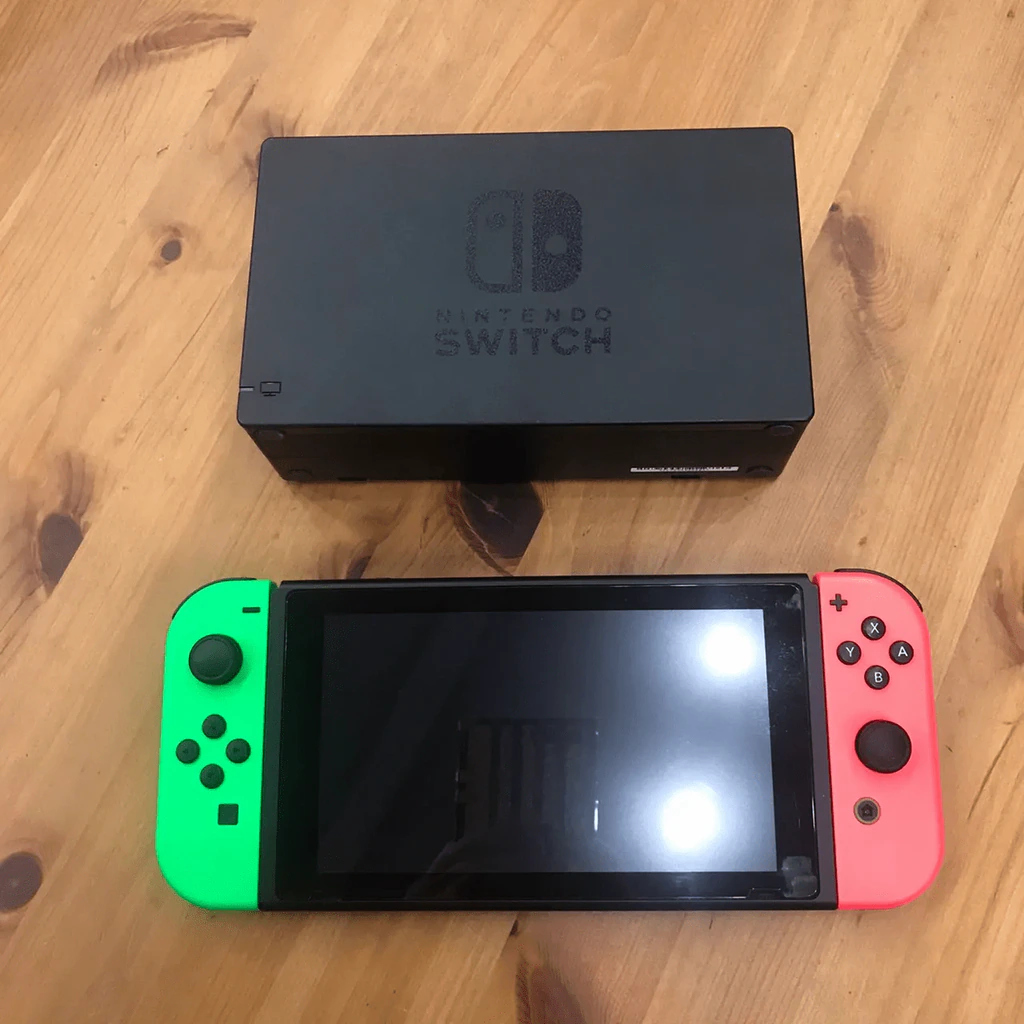 เครื่อง Nintendo Switch + 4 จอย + 3 เกม + กระเป๋า (มือสองเล่นได้ปกติ) รูปที่ 22