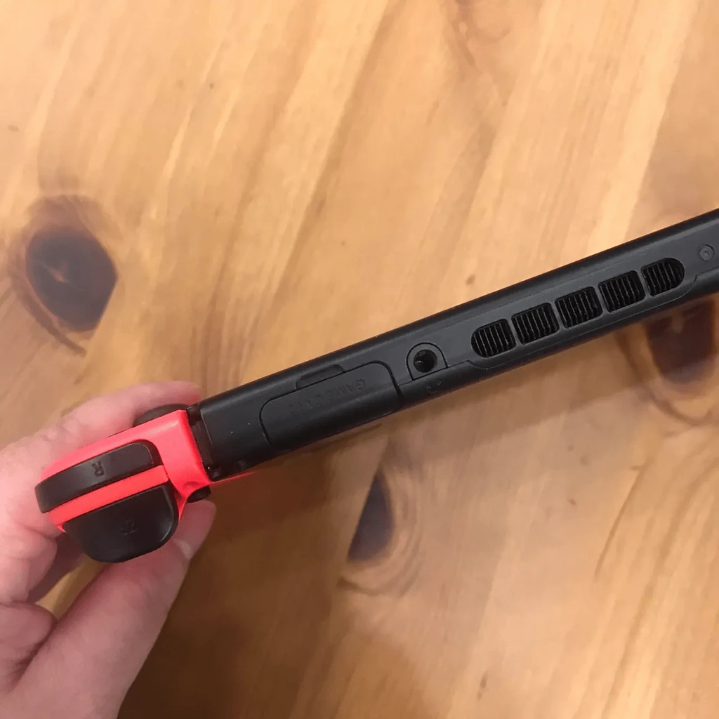 เครื่อง Nintendo Switch + 4 จอย + 3 เกม + กระเป๋า (มือสองเล่นได้ปกติ) รูปที่ 27