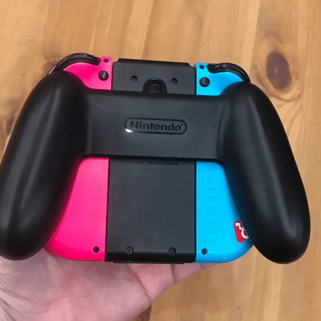 เครื่อง Nintendo Switch + 4 จอย + 3 เกม + กระเป๋า (มือสองเล่นได้ปกติ) รูปที่ 41