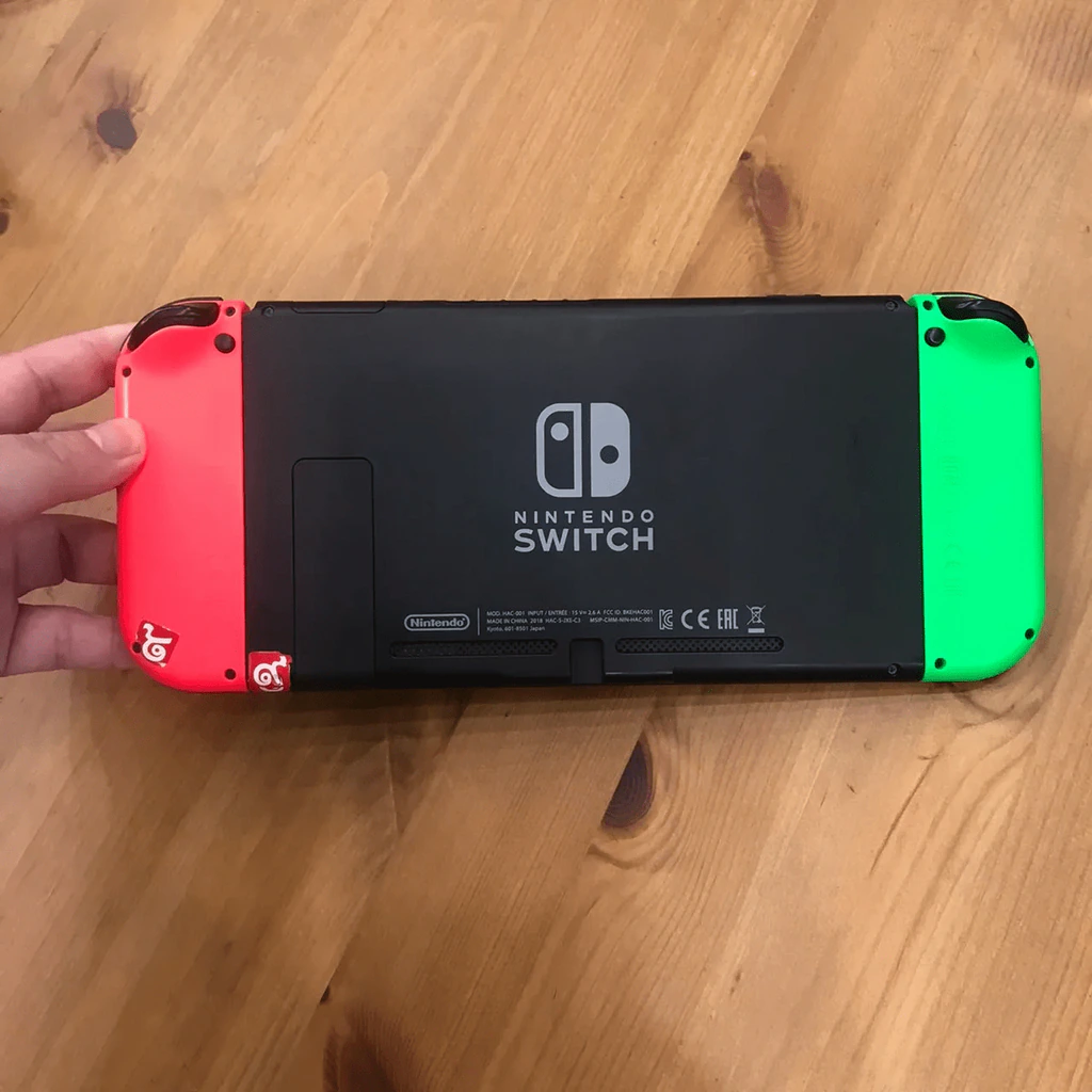 เครื่อง Nintendo Switch + 4 จอย + 3 เกม + กระเป๋า (มือสองเล่นได้ปกติ) รูปที่ 25