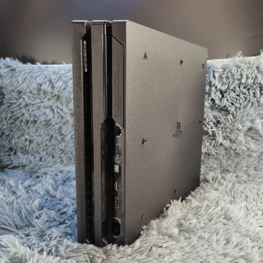 เครื่อง PlayStation Pro4 PS4 Pro มือสอง + 4 จอย (3 จอยไร้สาย, 1 จอยมีสาย) + แท่นชาร์จจอย รูปที่ 5