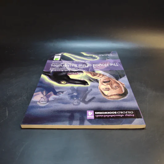 Oxford Bookworms Stage 4 เชอร์ล็อก โฮล์มยอดนักสืบ ตอน หมาป่าแห่งตระกูลบาสเกอร์วิลล์ รูปที่ 6