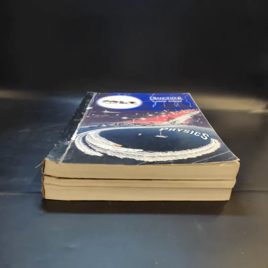 หนังสือกวดวิชาฟิสิกส์ ม.5 เทอม 1-2 + เตรียมสอบ PAT2 PAT3 และสอบตรงแพทย์ รูปที่ 4