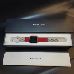(มือสอง) Apple Watch Nike Series 3 + สายสีแดง รูปที่ 1