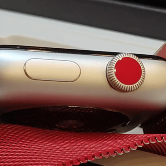 (มือสอง) Apple Watch Nike Series 3 + สายสีแดง รูปที่ 3