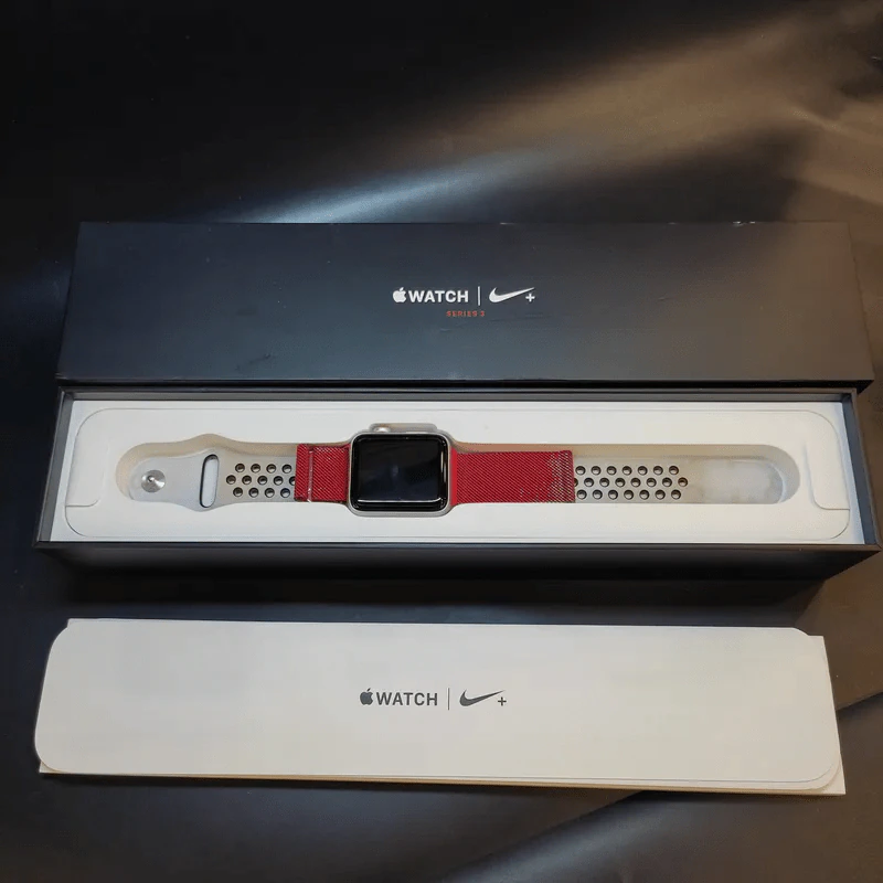 (มือสอง) Apple Watch Nike Series 3 + สายสีแดง รูปที่ 1